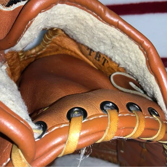 EUC, WILSON BASEBALL / SOFTBALL GLOVE. R-throw. - Picture 9 of 16